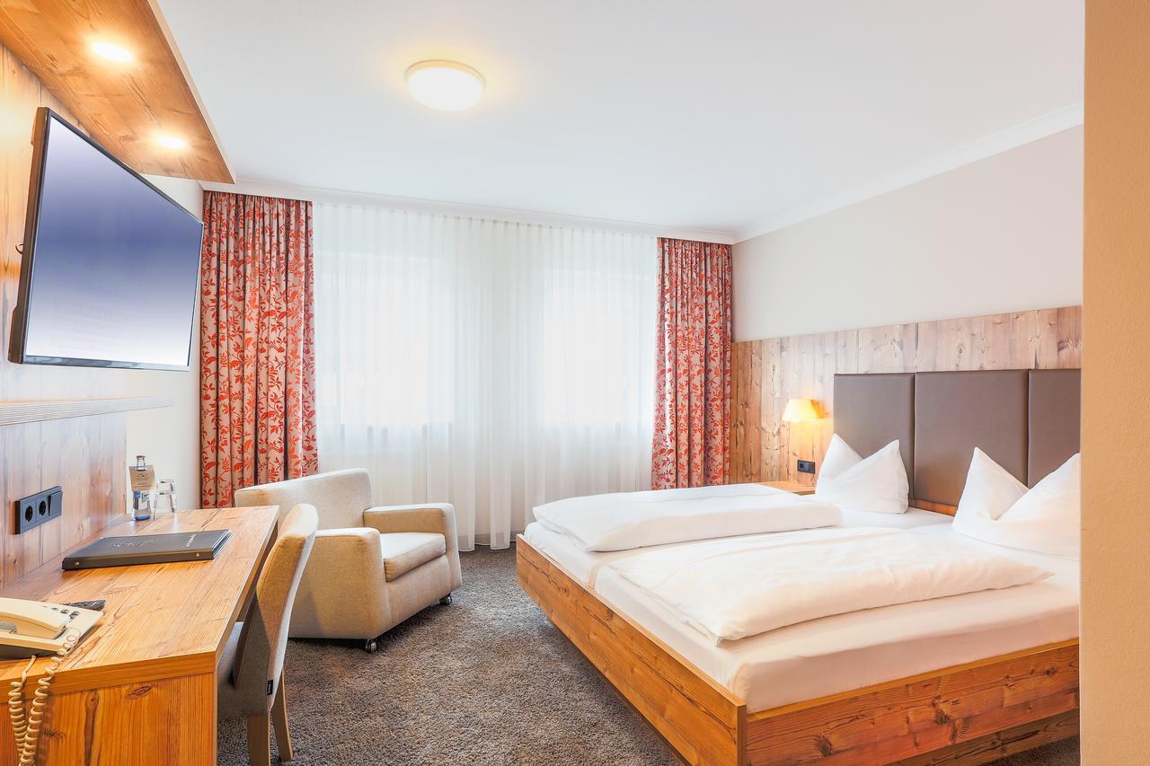 Hotel - Restaurant Erich Roediger Бад-Штаффельштайн Экстерьер фото